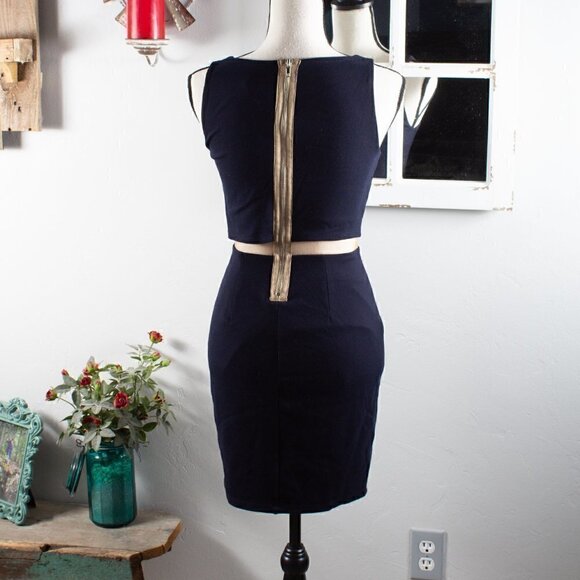 Bailey 44 Middle Linebacker Mid Mesh Dress - Picture 4 of 9